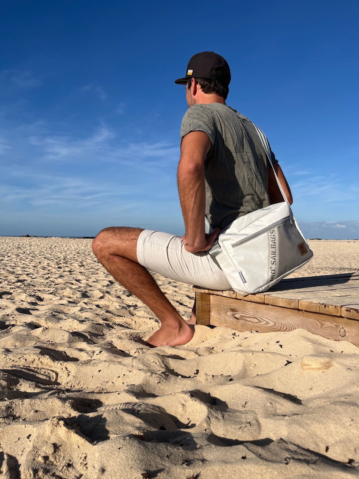 Umhängetasche "Fender L" STENCIL Kollektion