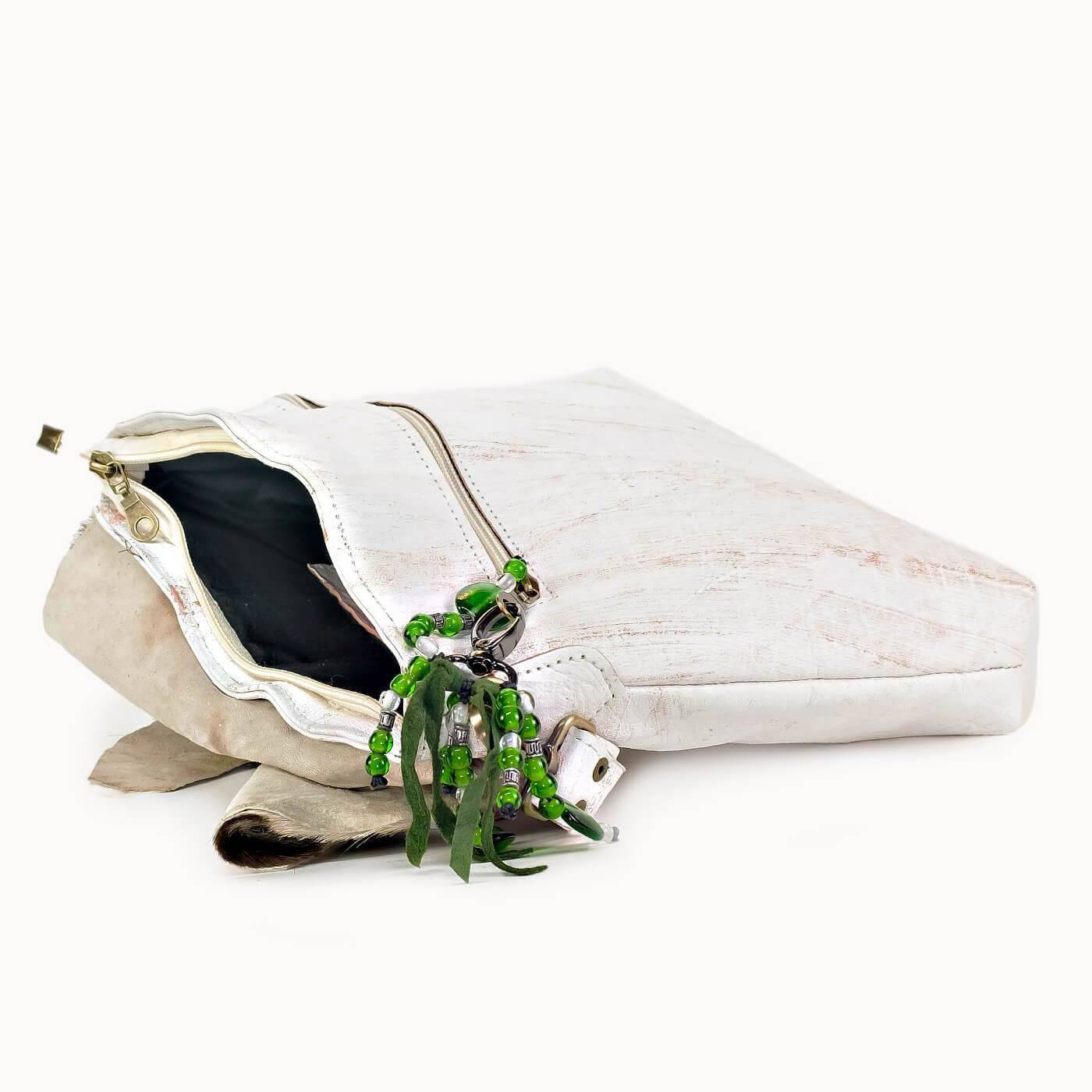 DOENYA Ledertasche 'Jaden' wunderschöne Tasche mit Kuschelfaktor - HOLE-X-WORLD