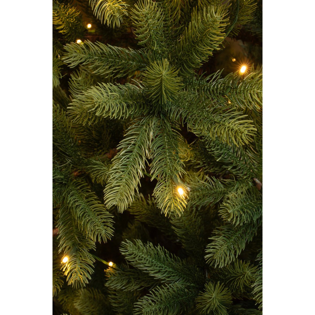 Nagoya Künstlicher Weihnachtsbaum mit warmweißer LED-Beleuchtung – H180 x Ø108 cm – Grün - HOLE-X-WORLD