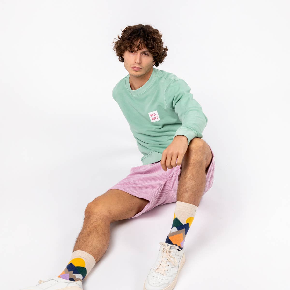 BILLYBELT Unisex-Sweatshirt Wassergrün –  Junger Mann im sportlichen Outfit