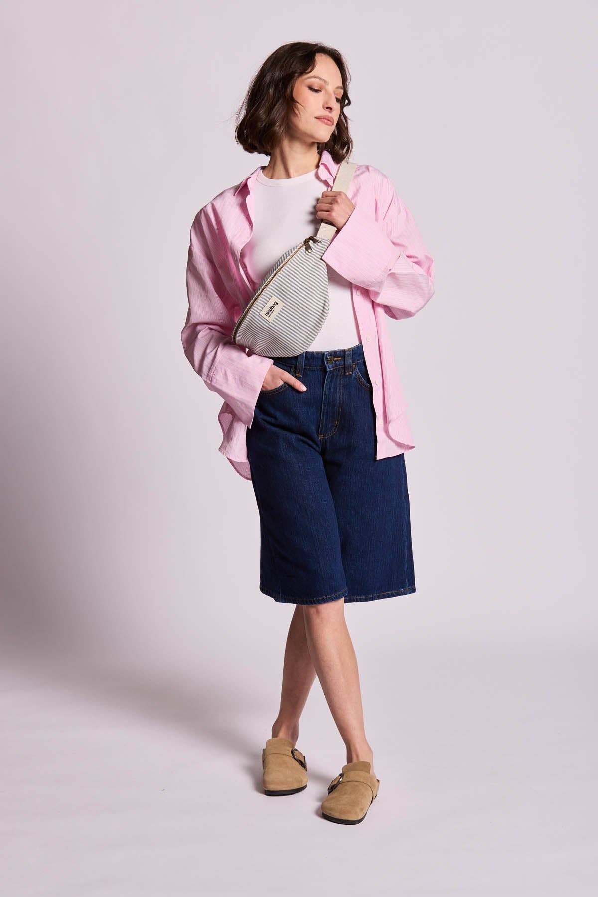 Bauchtasche Olivia von Hindbag in blau-grauen Streifen – GOTS Bio-Baumwolle, Doppelreißverschluss, verstellbarer Gurt 56–105 cm