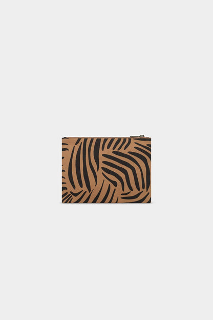 Ema Beutel von Hindbag im Zimt-Zebra-Print – Reißverschlusstäschchen aus GOTS Bio-Baumwolle, handgefertigtes Innenfutter
