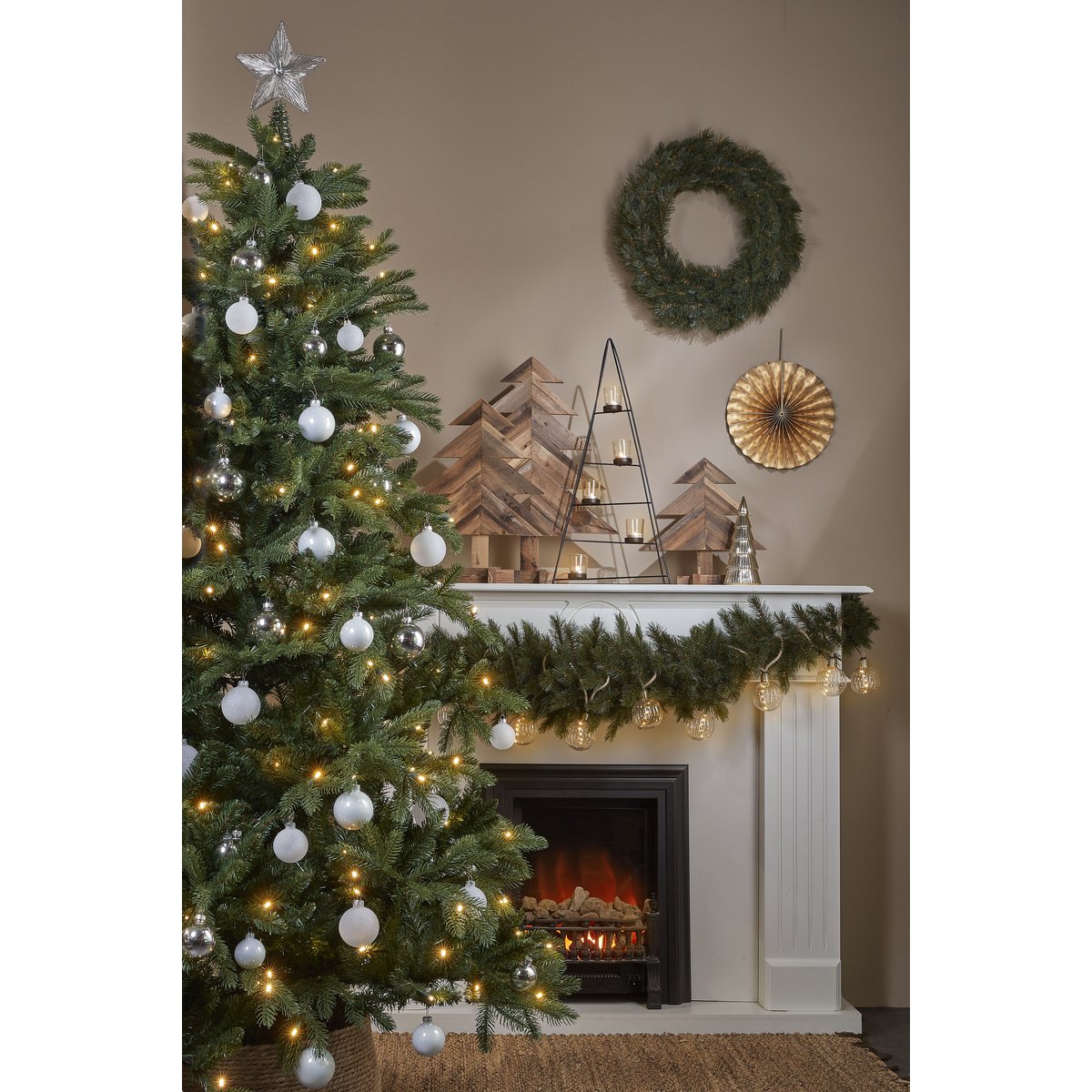 Brampton Künstlicher Weihnachtsbaum – H155 x Ø107 cm – Grün - HOLE-X-WORLD