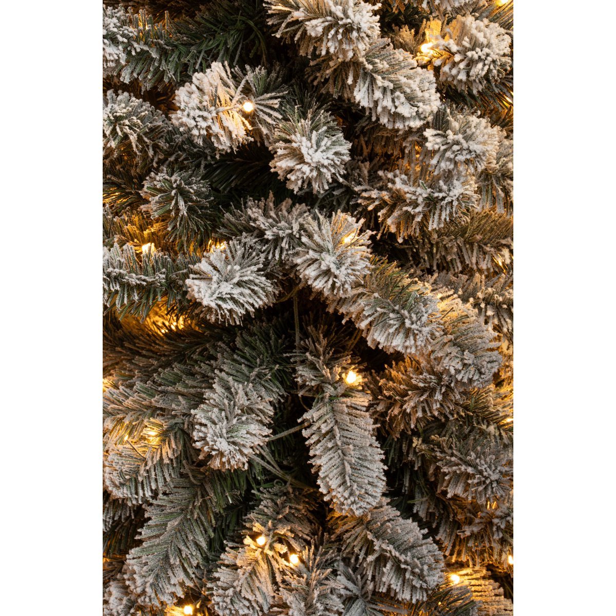 Schmaler künstlicher Weihnachtsbaum von Charlton mit warmweißer LED-Beleuchtung – H230 x Ø58 cm – Grün gefrostet - HOLE-X-WORLD