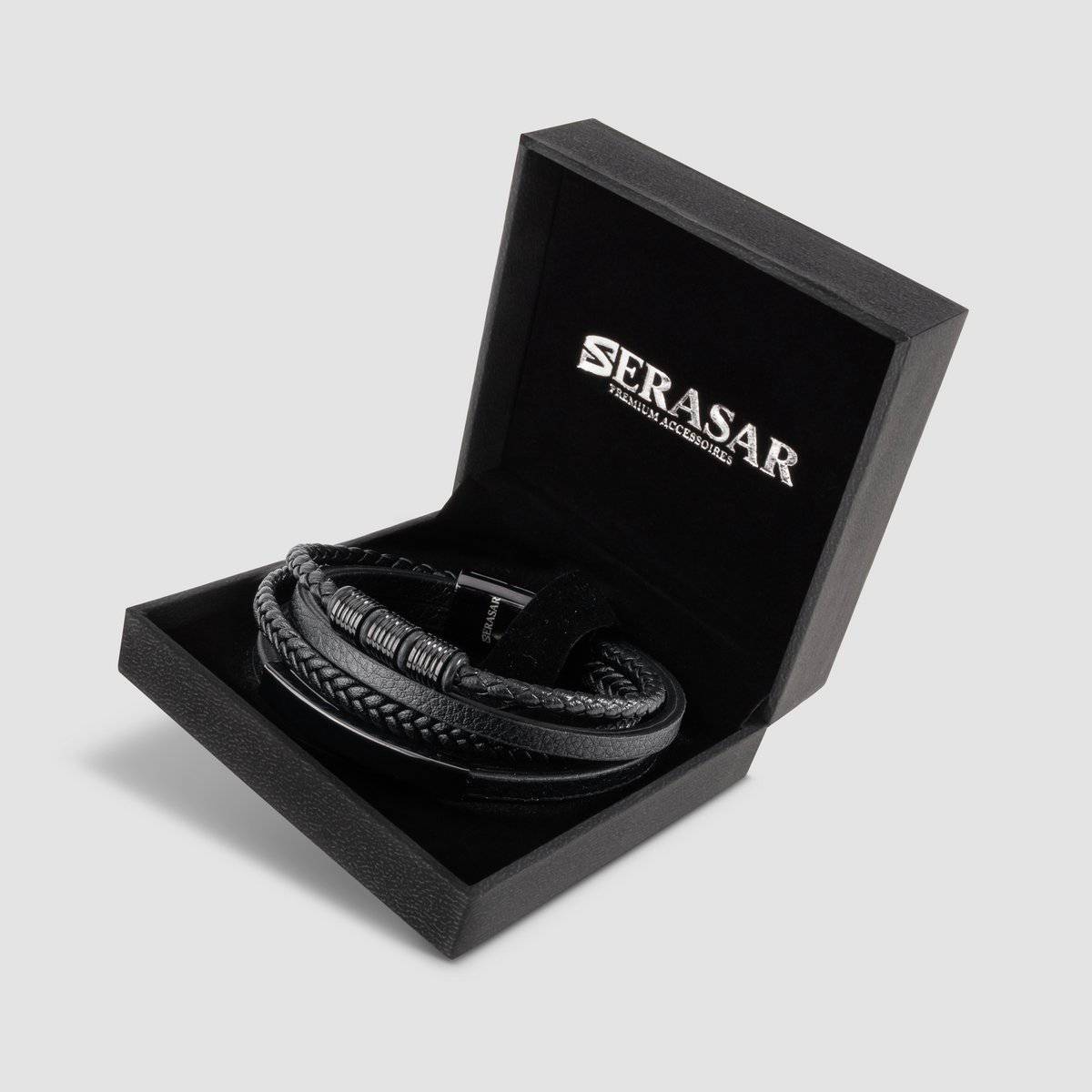 Lederarmband "Brave" - Durch sein schlichtes, elegantes Design zieht es definitiv neugierige Blicke auf sich - GOLD - HOLE-X-WORLD