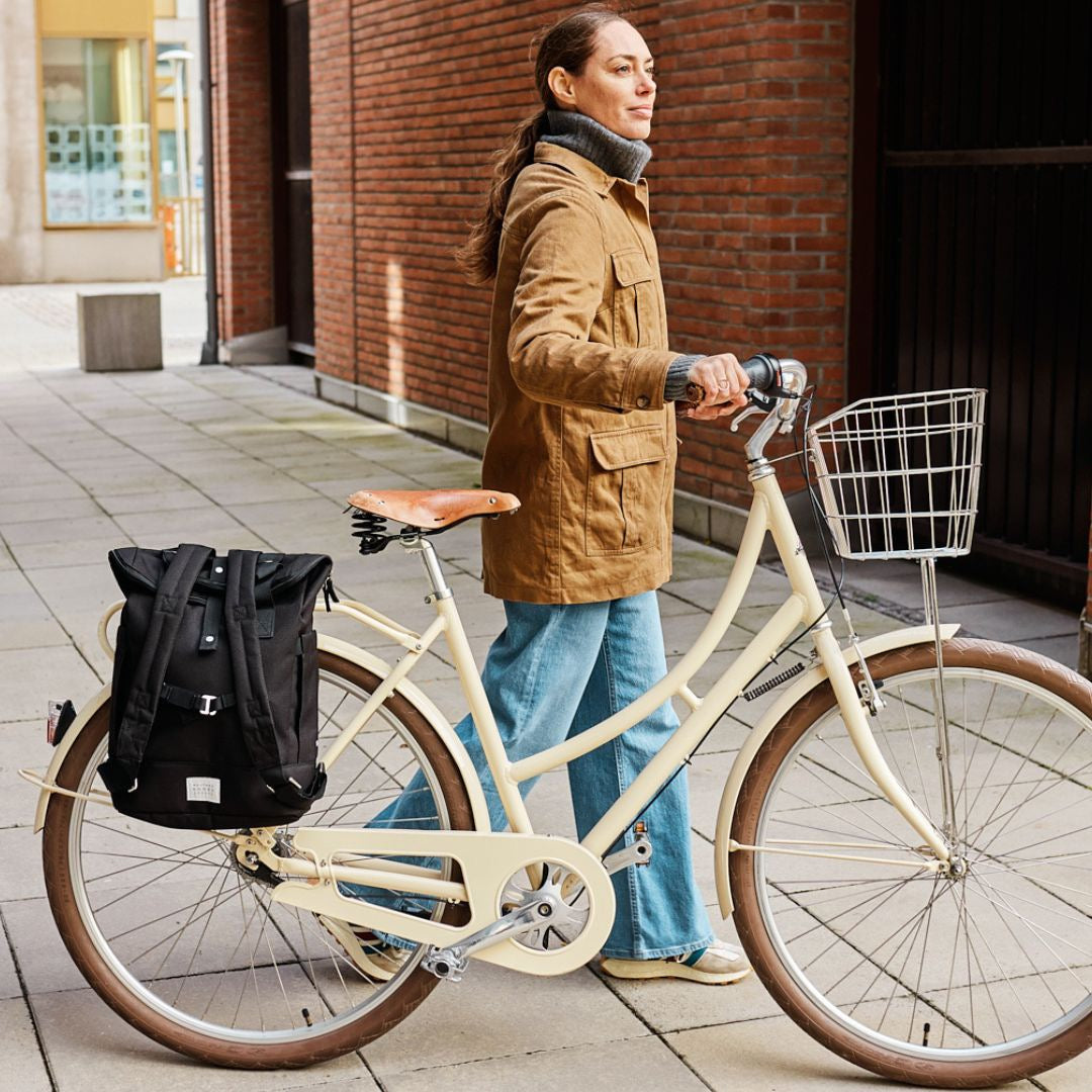 City Bike Pack V3 am Fahrrad HOLE-X