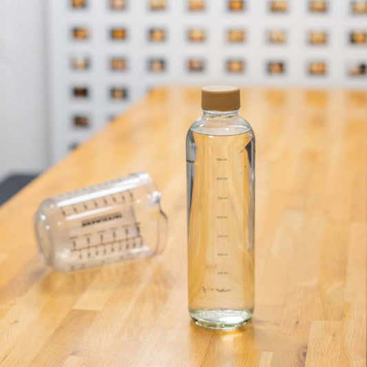 CARRY Bottle HYDRATION BOOSTER 1,0 l Glasflasche - die Motivationsflasche