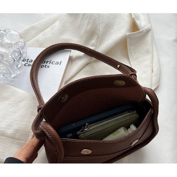 AnBeck `The Classic Beauty‘ kleine Handtasche - in beige und braun - Must-Have für jede Garderobe! - HOLE-X-WORLD