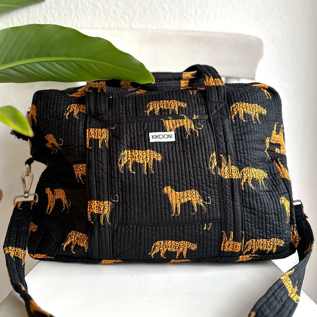 Große Reisetasche "black leopard"