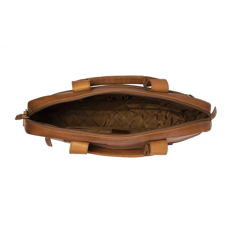 Chesterfield Calvi cognac – geöffnetes Hauptfach mit Laptopfach