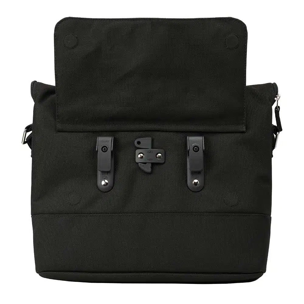 Weathergoods Sweden City Bike Satchel schwarz - Rückseite mit Befestigung für den Gepäckträger - HOLE-X