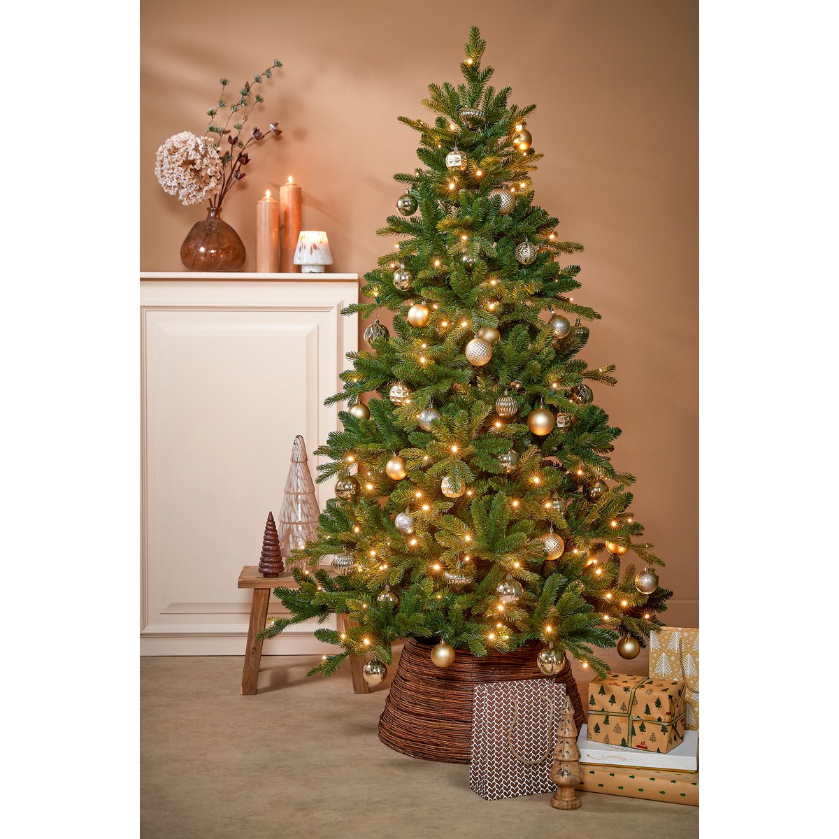 Brampton Künstlicher Weihnachtsbaum Slim mit LED-Beleuchtung – H185 x Ø114 cm – Grün - HOLE-X-WORLD