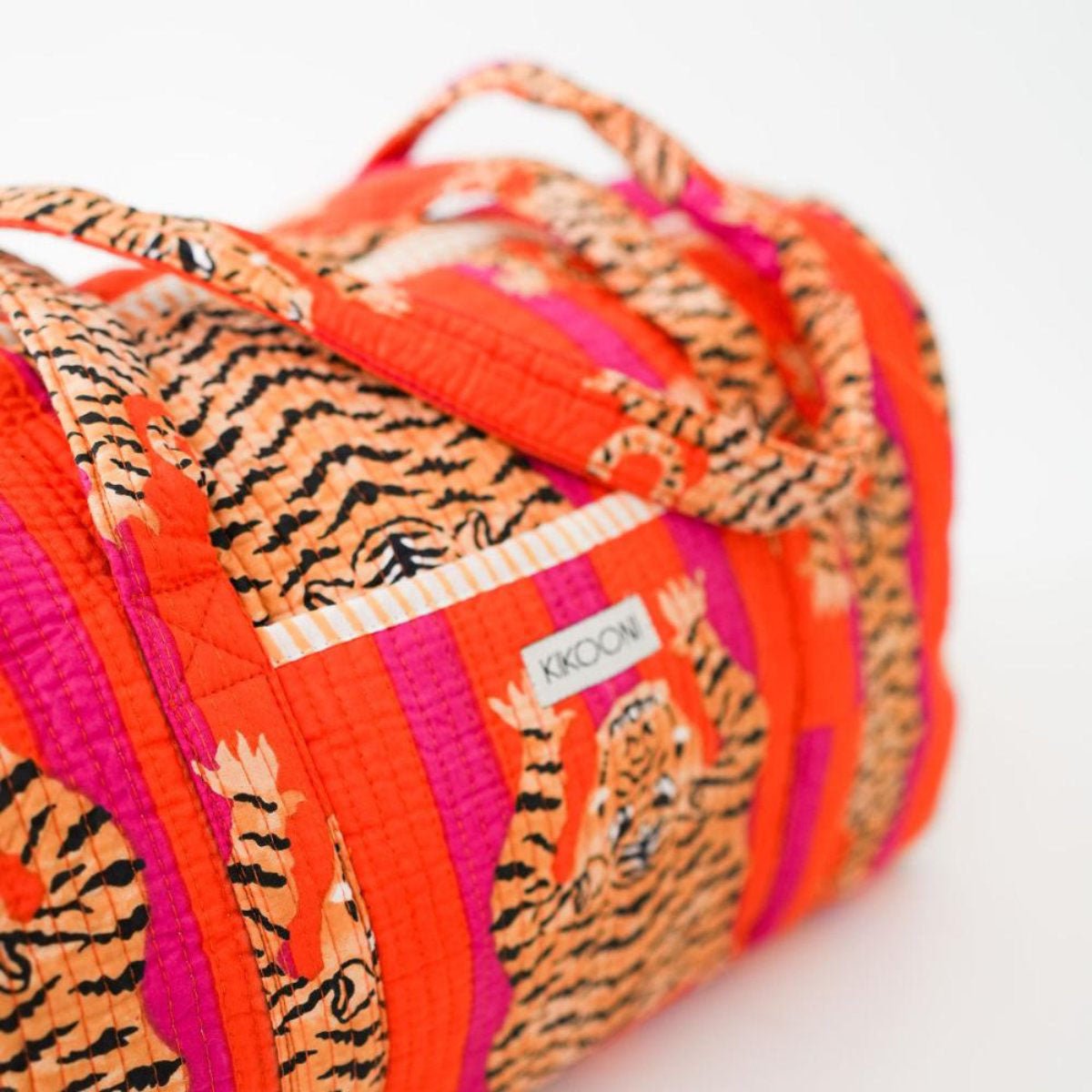 Handgemachte, große Baumwolltasche "Poppy Tiger" - liebevolle Handarbeit und einzigartige Details! - HOLE-X-WORLD