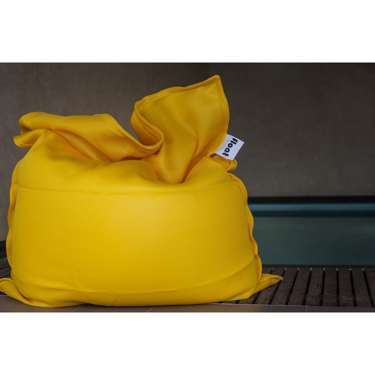 FLOAT BEAN BAG SCHWIMMBAD - gelb - HOLE-X-WORLD