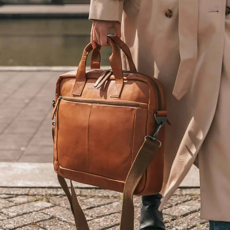 The Chesterfield Brand Laptoptasche Calvi – an den 2 Griffen getragen, cognac Wax Pull Up Leder