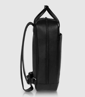 Rucksack VEGA Midnight Black aus feinstem vollnarbigem Nappaleder von PURE Leder-Studio München