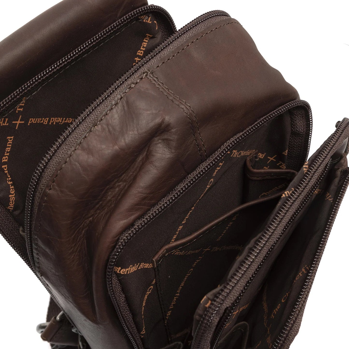 Leder Crossbody Riga Braun – Innenansicht Hauptfach & Organizer geöffnet