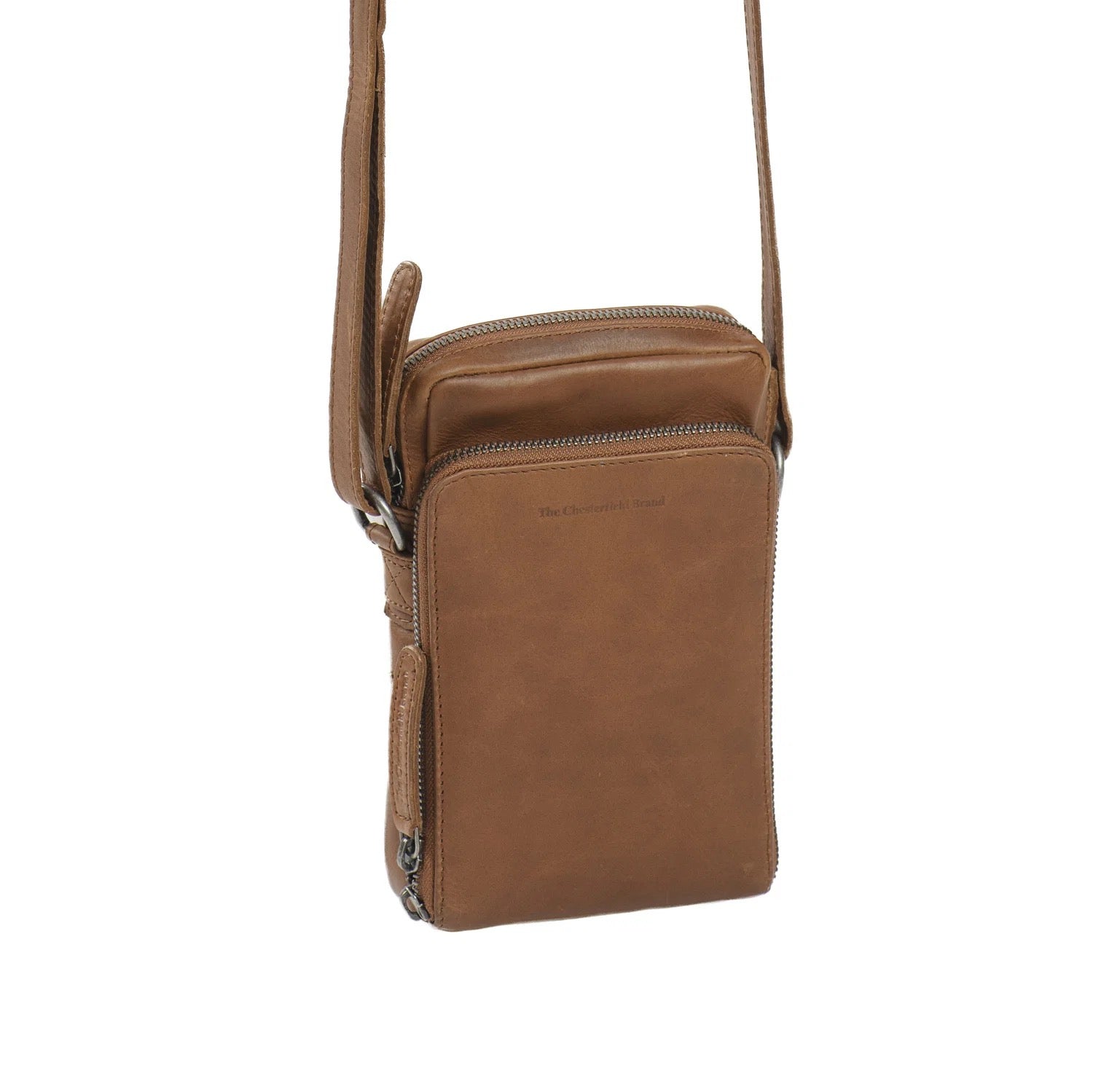 Leder Umhängetasche Hamilton Cognac – The Chesterfield Brand | Frontansicht freistehend