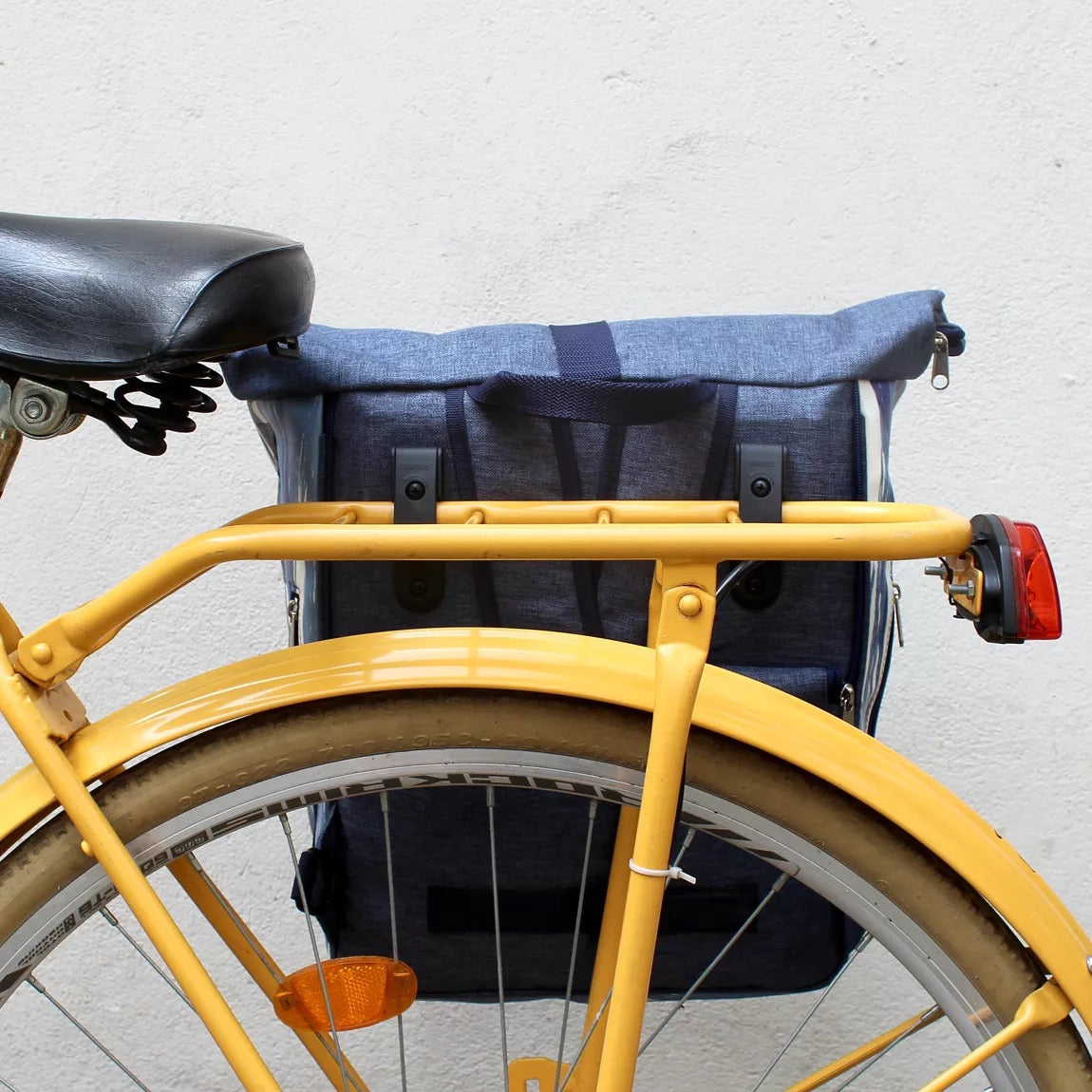 IKURI Fahrradtasche / Rucksack KOMBI aus Wachstuch - Gepäcktasche Unisex Wasserdicht Bike Design Indigo