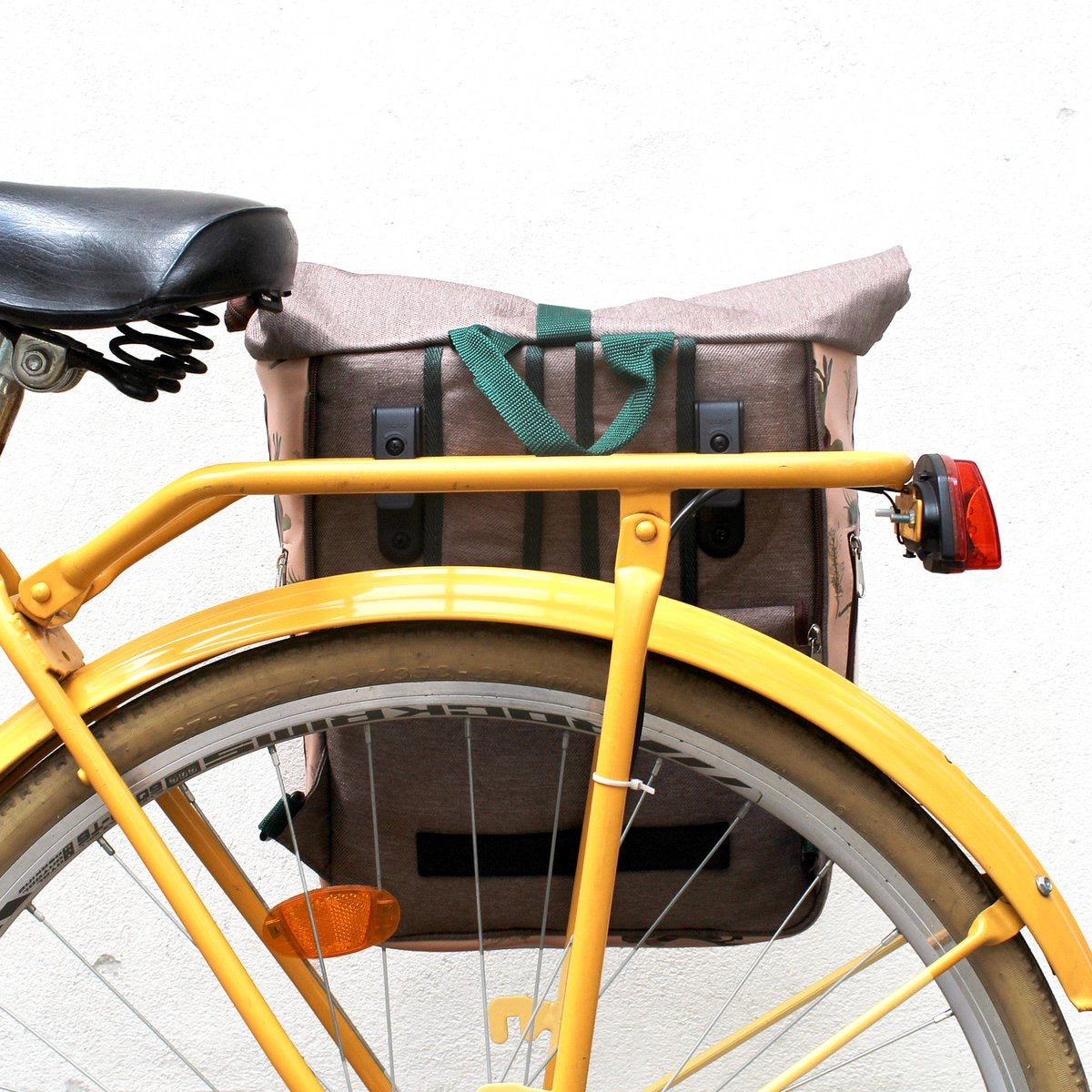 IKURI Fahrradtasche / Rucksack KOMBI aus Wachstuch - Gepäcktasche Wasserdicht Bike Design Cactus