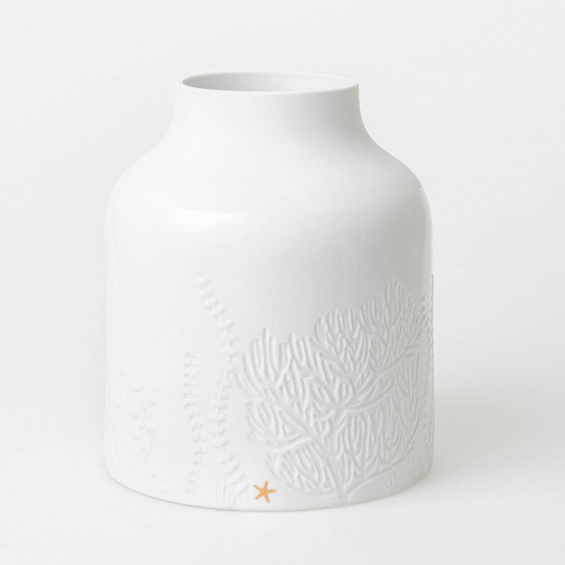 UNTERWASSERWELT Vase UNTERWASSERWELT von Räder-Design aus weißem und matten Porzellan mit goldenem Decal