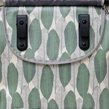 IKURI Fahrradtasche Banana Leafs – einseitig, wasserdicht, 13–21 l, Klickfix, handgefertigt