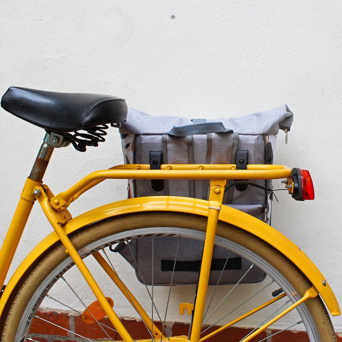 IKURI Fahrradtasche / Rucksack KOMBI aus Wachstuch - Gepäcktasche Wasserdicht Bike Design Peras
