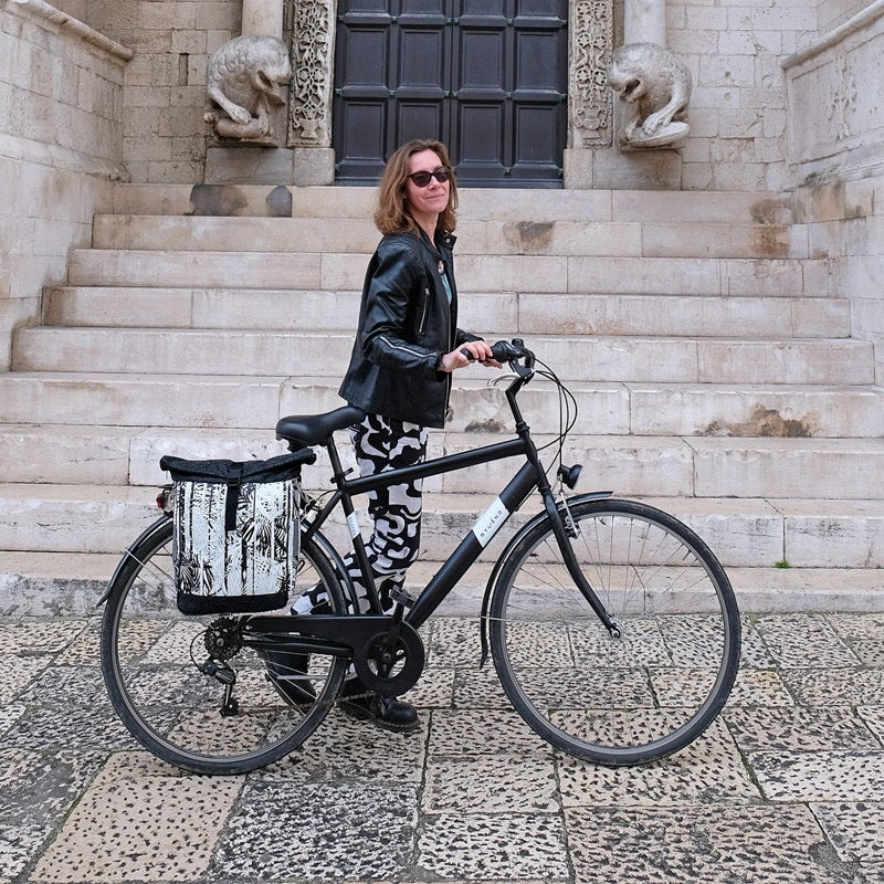 IKURI Fahrradtasche Palmeras – einseitig, wasserdicht, 13–21 l, Klickfix, handgefertigt
