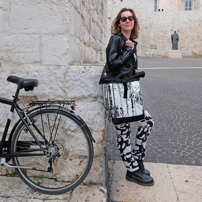 IKURI Fahrradtasche Palmeras – einseitig, wasserdicht, 13–21 l, Klickfix, handgefertigt