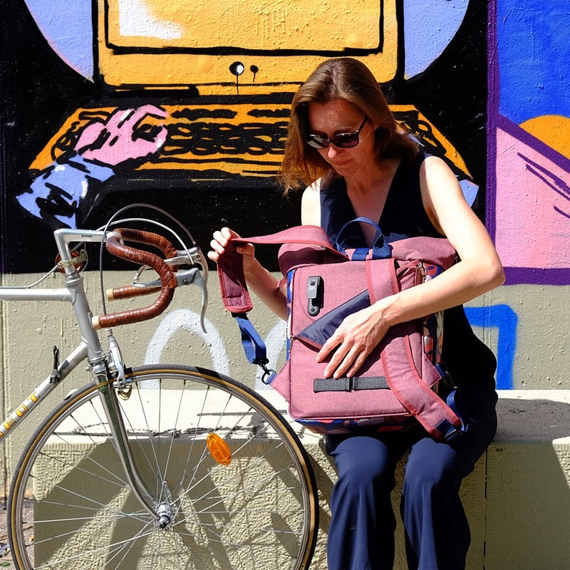 IKURI Kombi Fahrradtasche Rucksack Peras Blau – wasserdicht, 13–21 l, Klickfix, handgefertigt