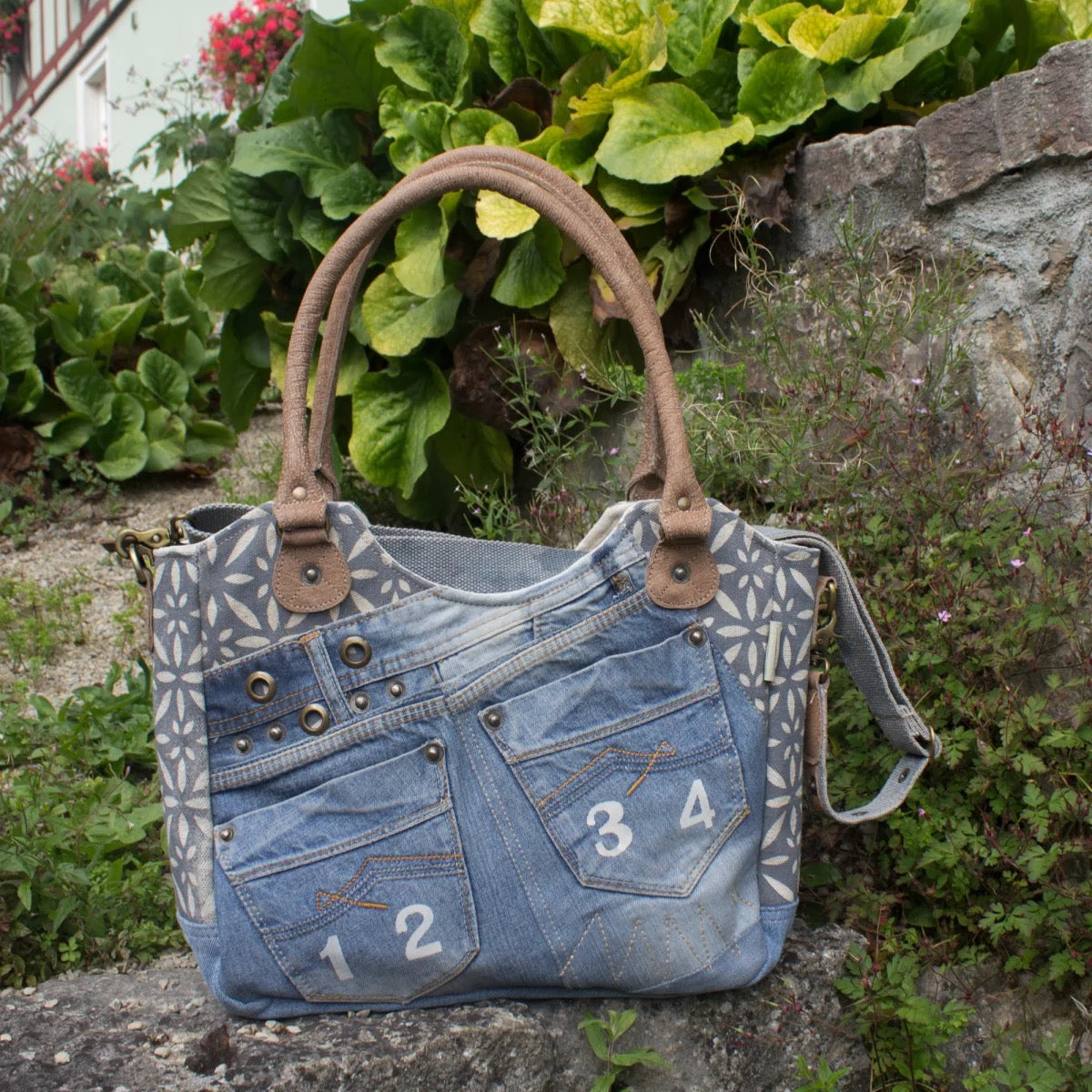 Sunsa Handtasche aus recycelter Jeans & Canvas. Nachhaltige große Schultertasche/ Shopper