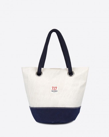 727 Sailbags Handtasche Sandy  N°6 * MARINEBLAU * 100 % recycelte Segel * Null Abfall Ziel * handgemacht - HOLE-X-WORLD