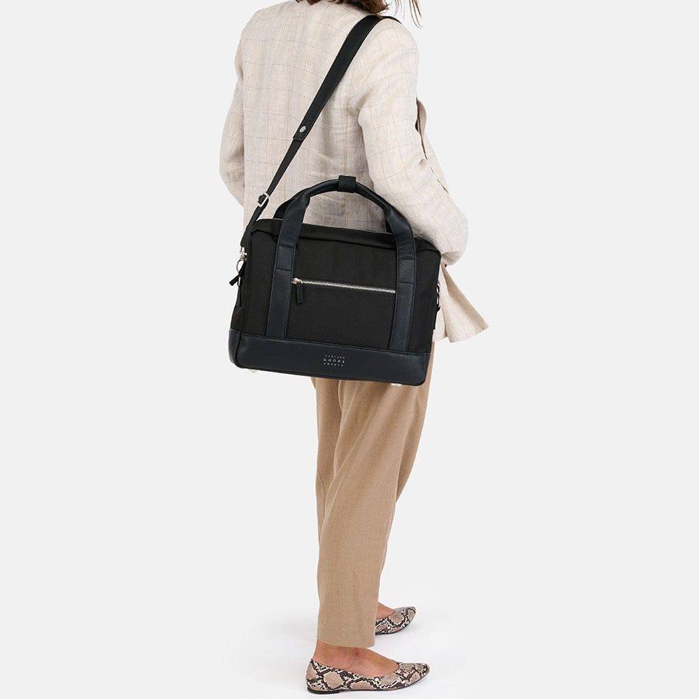 URBAN BRIEFCASE Schwarz – Elegante Fahrradtasche für Pendler