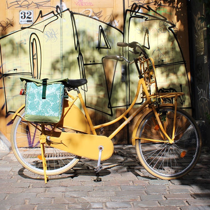 IKURI Fahrradtasche Monstera – einseitig, wasserdicht, 13–21 l, handgefertigt