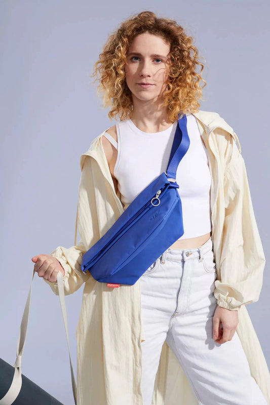 TAAVI - SLING BAG - ULTRAMARINE von kaala