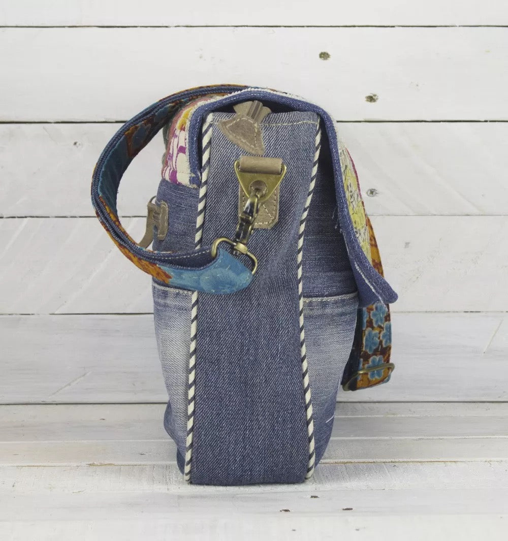 Sunsa Damen Messenger Tasche. Nachhaltige Umhängetasche aus recycelter Sari & Jeans