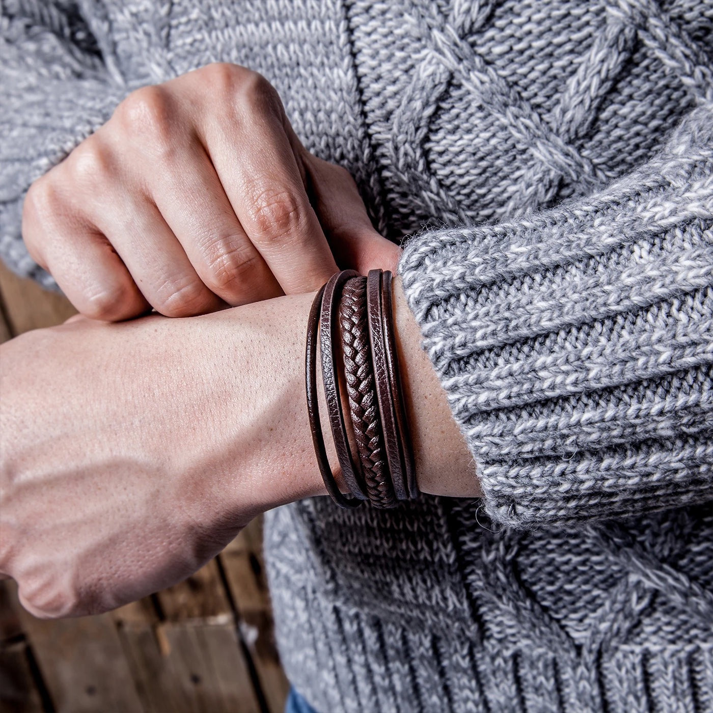 Lederarmband "Braid" - Echtes Rindsleder, gebürsteter Edelstahl (rostfrei) und ein starker Magnet-Verschluss - SCHWARZ