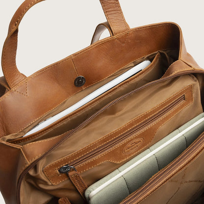 The Chesterfield Brand Gail Ledershopper in Cognac aus Wax Pull Up Leder