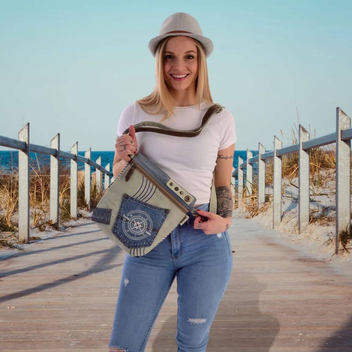 Sunsa Damen Tasche, Nachhaltig Umhängetasche aus recycelter Jeans & Canvas. Maritim-Motiv Kompass - HOLE-X-WORLD