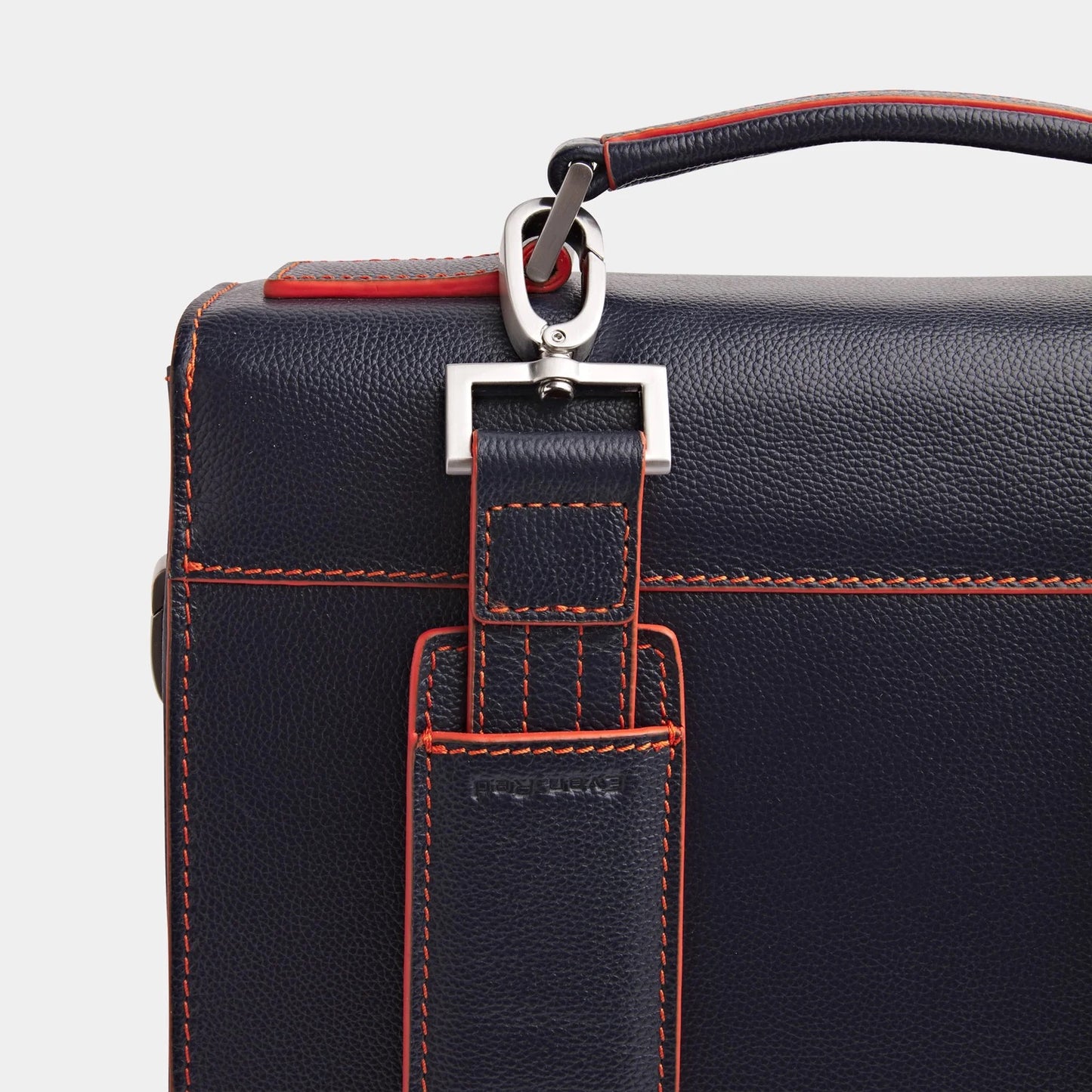 London Rucksack Navy Blue aus hochwertigem, genarbtem Leder handgefertigt