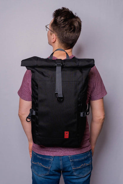 RED REBANE Purist Plus - 2 in 1 Rucksack + Fahrradtasche in einem | schwarz - HOLE-X-WORLD