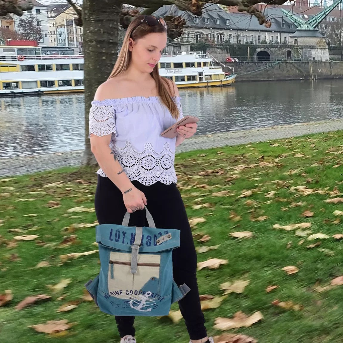 Sunsa Rucksack. Vegan Backpack aus Canvas ( Segeltuch). Großer Freizeit Cityrucksack. Daypack Tasche für Damen. A4 geignet. - HOLE-X