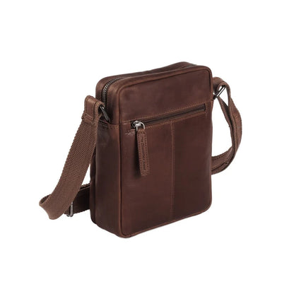 Leder Umhängetasche Birmingham Braun – Frontansicht freistehend | Wax Pull Up Leder