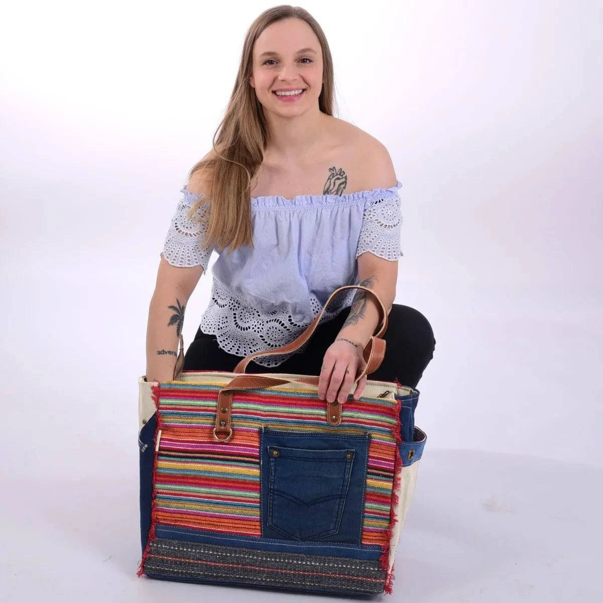 Sunsa XXL Handtasche aus recycelte Jeans, canvas & Leder. Nachhaltige Schultertasche. Shopper mit Streifen Design - HOLE-X-WORLD