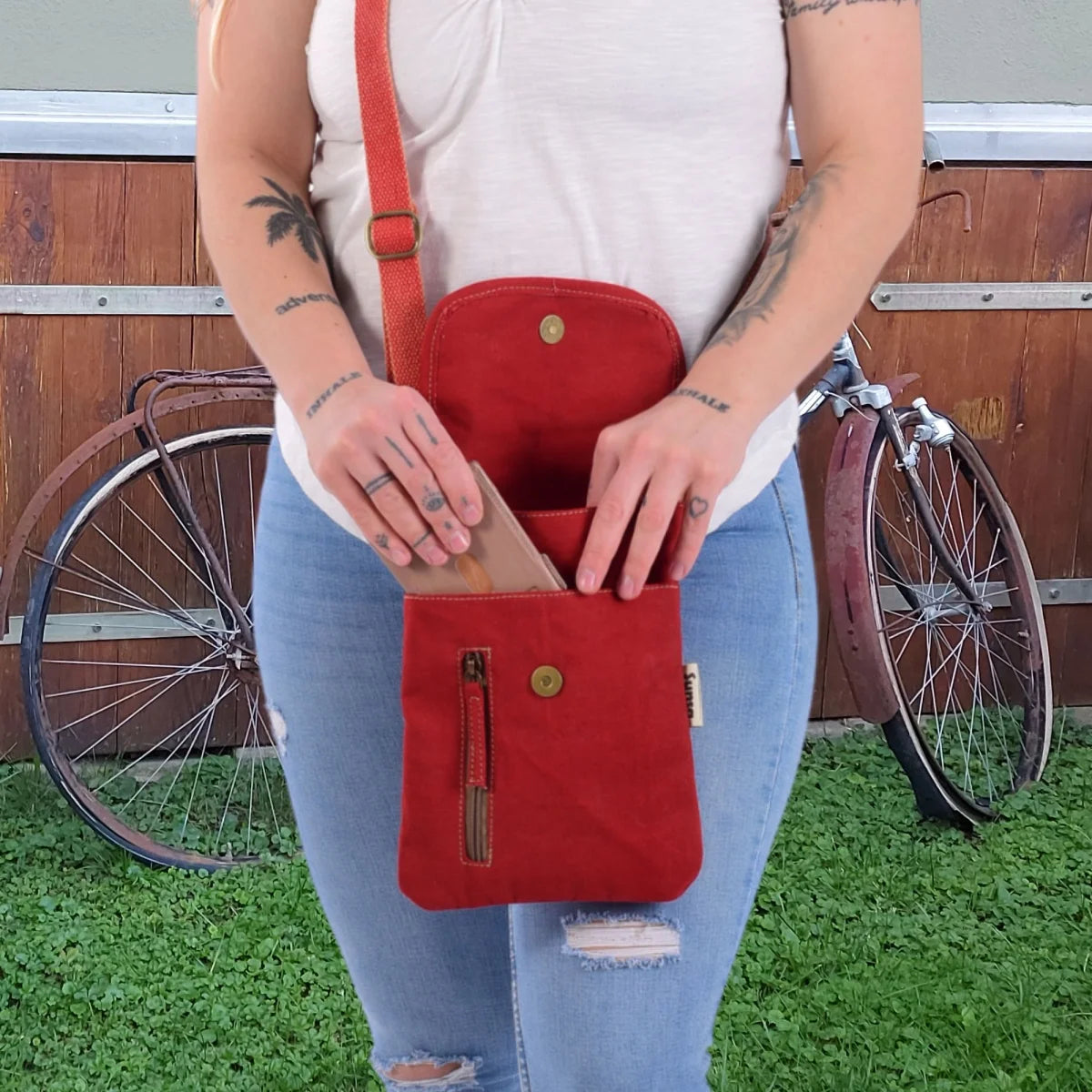 Sunsa Damen Handy Tasche, kleine Umhängetasche aus Canvas & gewebte Baumwolle. Vegane Crossover bag mit Streifen rot