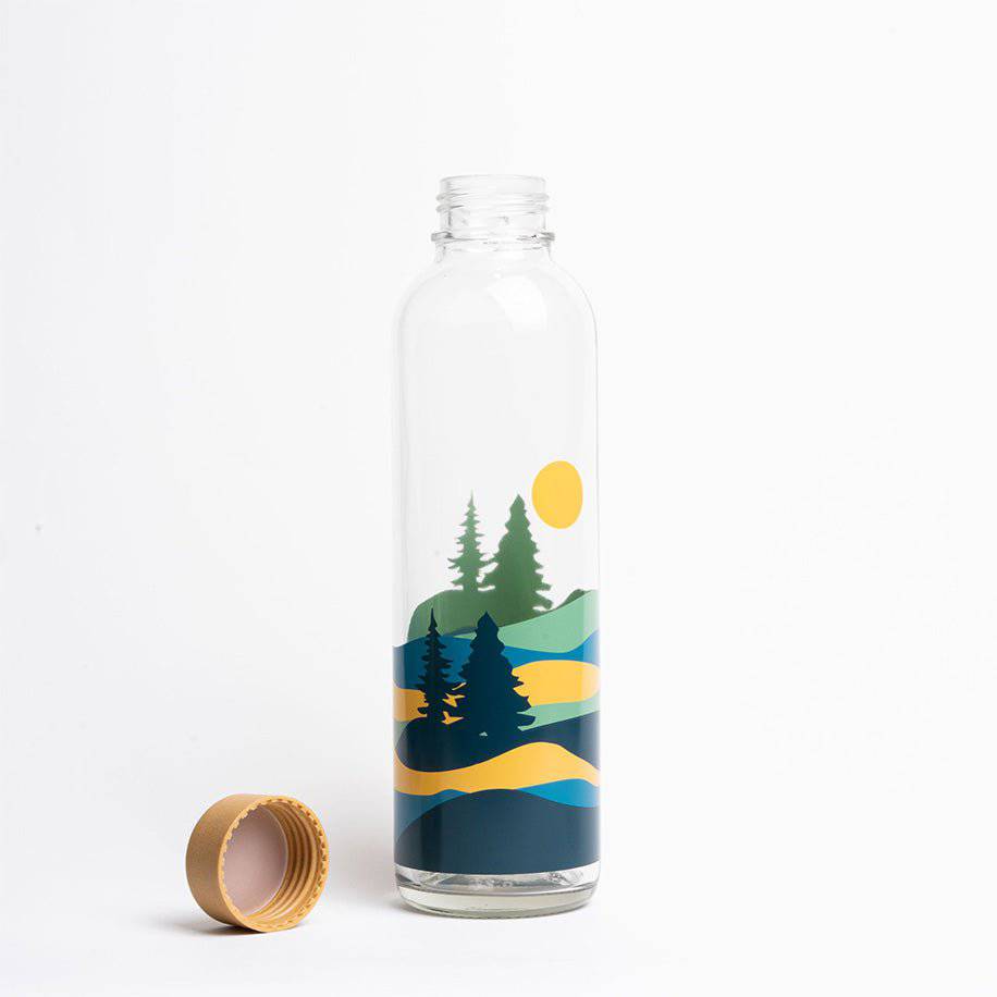 CARRY Bottle FOREST SUNSET 0,7 l Glasflasche - Gefühl von Freiheit und Naturverbundenheit - HOLE-X-WORLD