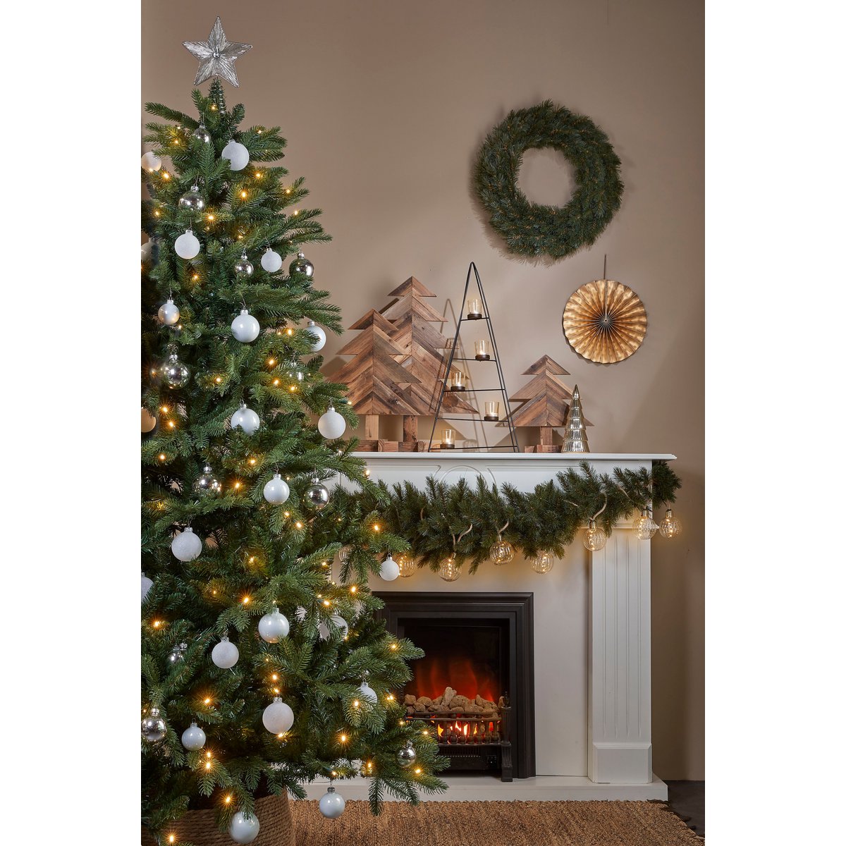 Brampton Künstlicher Weihnachtsbaum mit LED-Beleuchtung – H185 x Ø127 cm – Grün - HOLE-X-WORLD