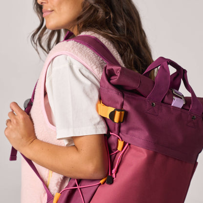 Roll-Top Rucksack aus 100% recyceltem Polyester - Bordeauxviolett