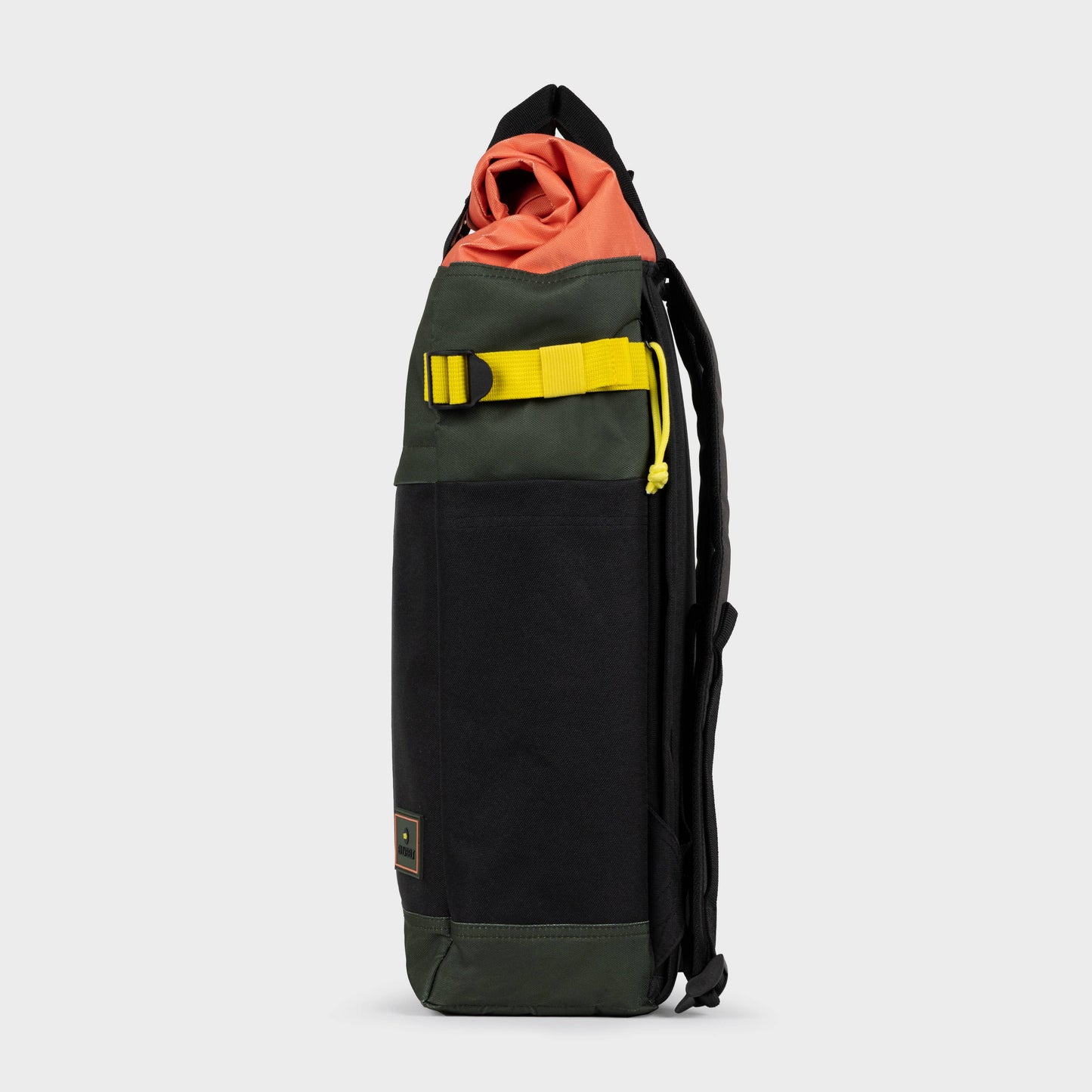 Roll-Top Rucksack aus 100% recyceltem Polyester - Khaki und Orange
