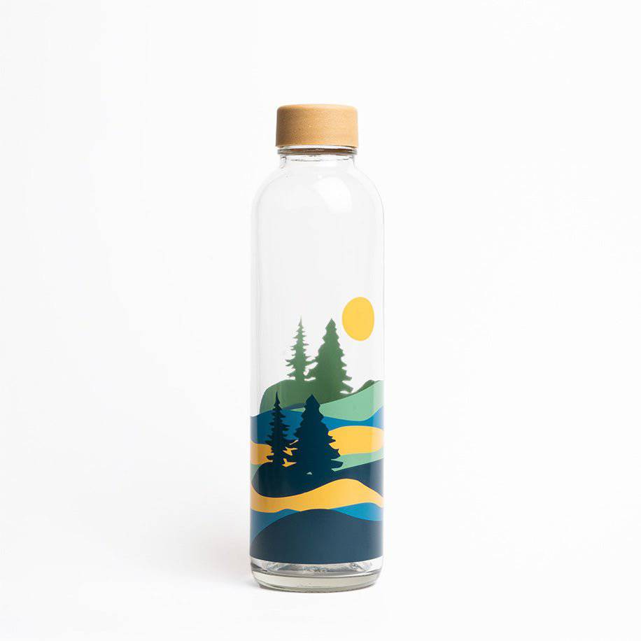 CARRY Bottle FOREST SUNSET 0,7 l Glasflasche - Gefühl von Freiheit und Naturverbundenheit - HOLE-X-WORLD